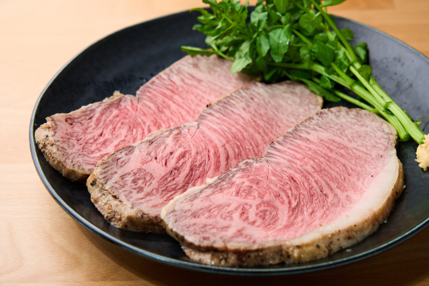 ステーキみたいに食べるローストビーフ